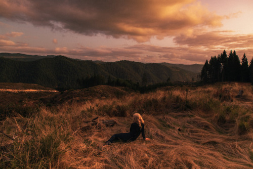 burtoo:Lauryn at a logging road in southern Oregon
